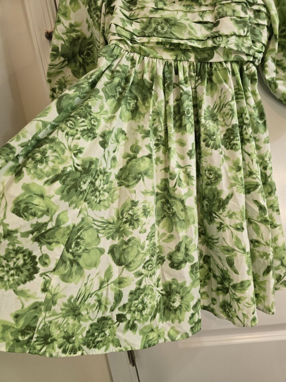 The A&F Emerson Poplin Puff Sleeve Mini Dress - Green & White Floral - Picture 4 of 10